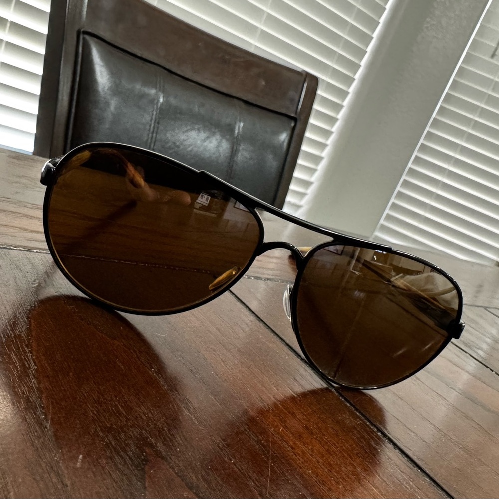 Oakley women’s feedback sunglasses